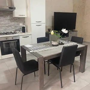 Casa vacanze Central Aeroporto di Catania Fontana Rossa